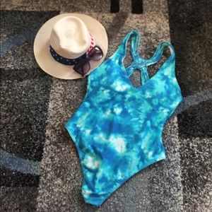 SO one piece swimsuit women’s Large